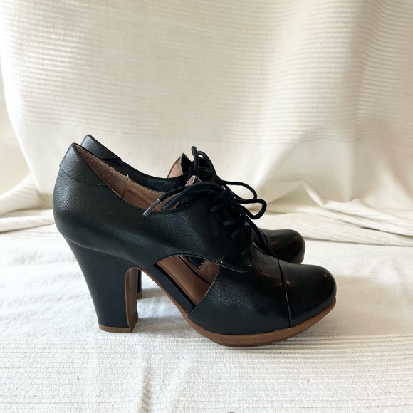 Miz Mooz Hollis Lace Up Heels - Picture 2 of 14